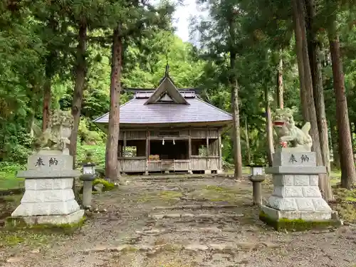 名立神社の本殿・本堂
