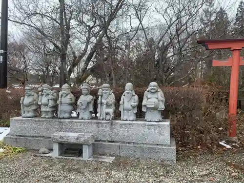 田出宇賀神社の像