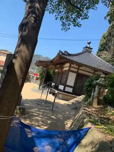 荘宮寺の本殿