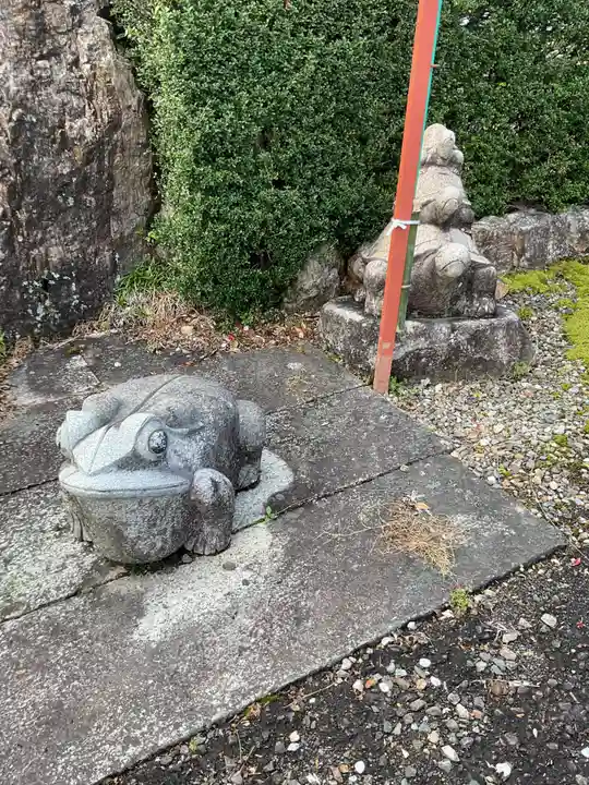 恵利寺の像