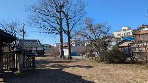 大我井神社の庭園