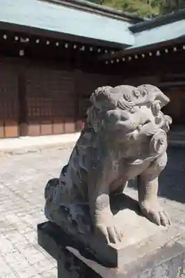 山梨縣護國神社の狛犬
