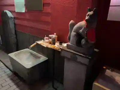 豊岩稲荷神社の狛犬