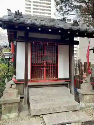 隼人稲荷神社の{uncategorized: "未分類", other: "その他", undefined: "問題あり", building: "その他建物", grave: "お墓", sacred_gate: "鳥居", guardian: "狛犬", statue: "像", buddha: "仏像", history: "歴史", nature: "自然", garden: "庭園", animal: "動物", pagoda: "塔", temizu: "手水舎", mountain_gate: "山門・神門", sanctuary: "本殿・本堂", subordinate: "末社・摂社", art: "芸術", scenery: "景色", jizo: "地蔵", ema: "絵馬", goshuin: "御朱印", omikuji: "おみくじ", items: "授与品その他", amulet: "お守り", goshuincho: "御朱印帳", eats: "食事", festival: "お祭り", votive_dance: "神楽", shichigosan: "七五三参", wedding: "結婚式", experience: "体験その他", initially: "初詣", around: "周辺", anti_infection: "感染症対策"}