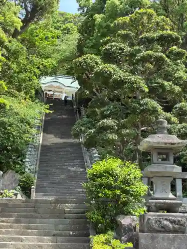 貴船神社の{uncategorized: "未分類", other: "その他", undefined: "問題あり", building: "その他建物", grave: "お墓", sacred_gate: "鳥居", guardian: "狛犬", statue: "像", buddha: "仏像", history: "歴史", nature: "自然", garden: "庭園", animal: "動物", pagoda: "塔", temizu: "手水舎", mountain_gate: "山門・神門", sanctuary: "本殿・本堂", subordinate: "末社・摂社", art: "芸術", scenery: "景色", jizo: "地蔵", ema: "絵馬", goshuin: "御朱印", omikuji: "おみくじ", items: "授与品その他", amulet: "お守り", goshuincho: "御朱印帳", eats: "食事", festival: "お祭り", votive_dance: "神楽", shichigosan: "七五三参", wedding: "結婚式", experience: "体験その他", initially: "初詣", around: "周辺", anti_infection: "感染症対策"}