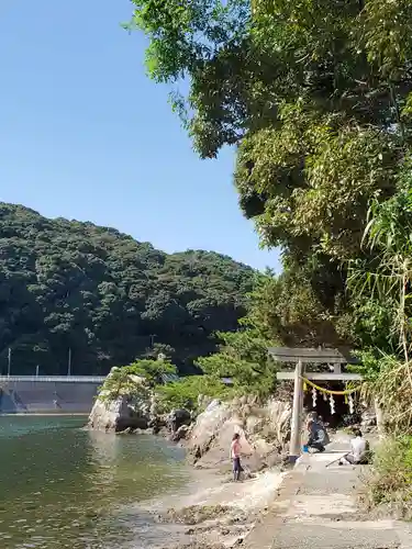 猪鼻湖神社の鳥居