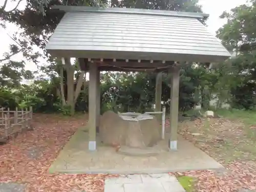 神明社の手水舎