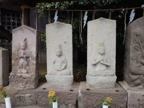 登渡神社の建物その他