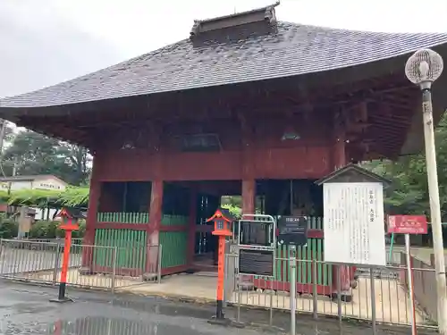 普明寺の山門