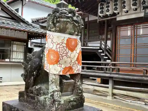 宝塚神社の{uncategorized: "未分類", other: "その他", undefined: "問題あり", building: "その他建物", grave: "お墓", sacred_gate: "鳥居", guardian: "狛犬", statue: "像", buddha: "仏像", history: "歴史", nature: "自然", garden: "庭園", animal: "動物", pagoda: "塔", temizu: "手水舎", mountain_gate: "山門・神門", sanctuary: "本殿・本堂", subordinate: "末社・摂社", art: "芸術", scenery: "景色", jizo: "地蔵", ema: "絵馬", goshuin: "御朱印", omikuji: "おみくじ", items: "授与品その他", amulet: "お守り", goshuincho: "御朱印帳", eats: "食事", festival: "お祭り", votive_dance: "神楽", shichigosan: "七五三参", wedding: "結婚式", experience: "体験その他", initially: "初詣", around: "周辺", anti_infection: "感染症対策"}
