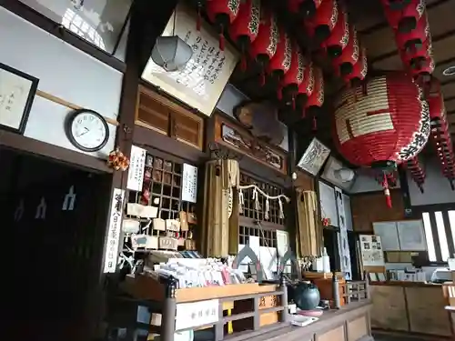 自性院の本殿・本堂