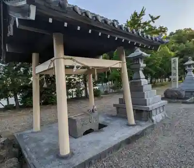 弥富神社の{uncategorized: "未分類", other: "その他", undefined: "問題あり", building: "その他建物", grave: "お墓", sacred_gate: "鳥居", guardian: "狛犬", statue: "像", buddha: "仏像", history: "歴史", nature: "自然", garden: "庭園", animal: "動物", pagoda: "塔", temizu: "手水舎", mountain_gate: "山門・神門", sanctuary: "本殿・本堂", subordinate: "末社・摂社", art: "芸術", scenery: "景色", jizo: "地蔵", ema: "絵馬", goshuin: "御朱印", omikuji: "おみくじ", items: "授与品その他", amulet: "お守り", goshuincho: "御朱印帳", eats: "食事", festival: "お祭り", votive_dance: "神楽", shichigosan: "七五三参", wedding: "結婚式", experience: "体験その他", initially: "初詣", around: "周辺", anti_infection: "感染症対策"}