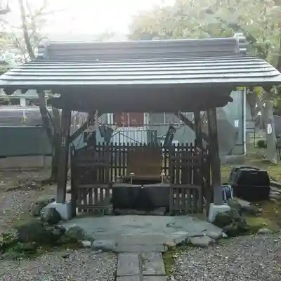 三囲神社の手水舎