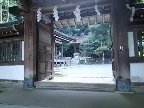 月読神社（松尾大社摂社）の山門