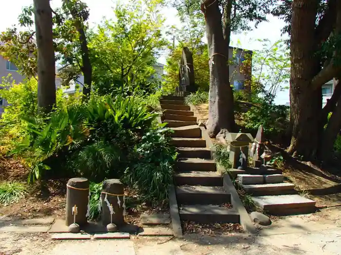 牛島　女體神社の建物その他