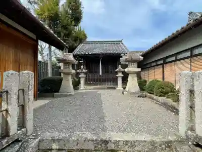 豊歳神社の{uncategorized: "未分類", other: "その他", undefined: "問題あり", building: "その他建物", grave: "お墓", sacred_gate: "鳥居", guardian: "狛犬", statue: "像", buddha: "仏像", history: "歴史", nature: "自然", garden: "庭園", animal: "動物", pagoda: "塔", temizu: "手水舎", mountain_gate: "山門・神門", sanctuary: "本殿・本堂", subordinate: "末社・摂社", art: "芸術", scenery: "景色", jizo: "地蔵", ema: "絵馬", goshuin: "御朱印", omikuji: "おみくじ", items: "授与品その他", amulet: "お守り", goshuincho: "御朱印帳", eats: "食事", festival: "お祭り", votive_dance: "神楽", shichigosan: "七五三参", wedding: "結婚式", experience: "体験その他", initially: "初詣", around: "周辺", anti_infection: "感染症対策"}