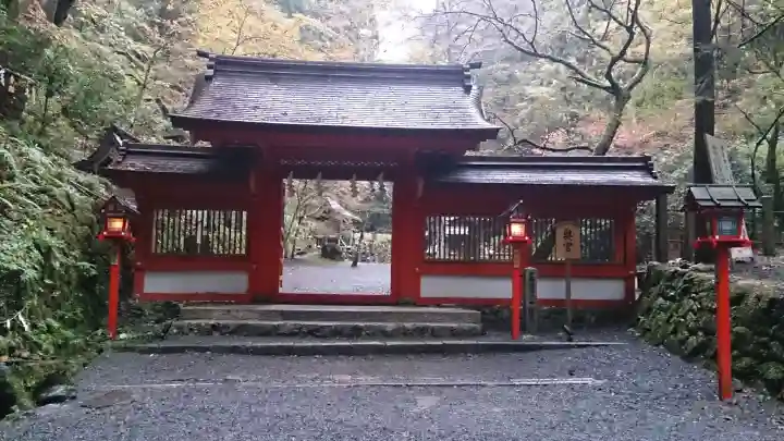 貴船神社の{uncategorized: "未分類", other: "その他", undefined: "問題あり", building: "その他建物", grave: "お墓", sacred_gate: "鳥居", guardian: "狛犬", statue: "像", buddha: "仏像", history: "歴史", nature: "自然", garden: "庭園", animal: "動物", pagoda: "塔", temizu: "手水舎", mountain_gate: "山門・神門", sanctuary: "本殿・本堂", subordinate: "末社・摂社", art: "芸術", scenery: "景色", jizo: "地蔵", ema: "絵馬", goshuin: "御朱印", omikuji: "おみくじ", items: "授与品その他", amulet: "お守り", goshuincho: "御朱印帳", eats: "食事", festival: "お祭り", votive_dance: "神楽", shichigosan: "七五三参", wedding: "結婚式", experience: "体験その他", initially: "初詣", around: "周辺", anti_infection: "感染症対策"}