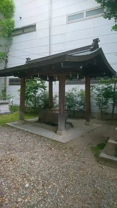 泥江縣神社の手水舎