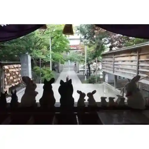 彌彦神社　(伊夜日子神社)の像