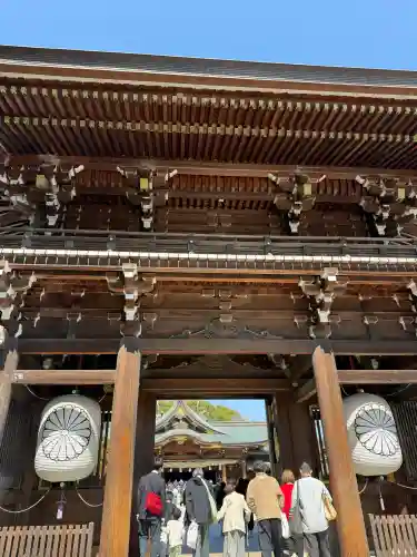 寒川神社の{uncategorized: "未分類", other: "その他", undefined: "問題あり", building: "その他建物", grave: "お墓", sacred_gate: "鳥居", guardian: "狛犬", statue: "像", buddha: "仏像", history: "歴史", nature: "自然", garden: "庭園", animal: "動物", pagoda: "塔", temizu: "手水舎", mountain_gate: "山門・神門", sanctuary: "本殿・本堂", subordinate: "末社・摂社", art: "芸術", scenery: "景色", jizo: "地蔵", ema: "絵馬", goshuin: "御朱印", omikuji: "おみくじ", items: "授与品その他", amulet: "お守り", goshuincho: "御朱印帳", eats: "食事", festival: "お祭り", votive_dance: "神楽", shichigosan: "七五三参", wedding: "結婚式", experience: "体験その他", initially: "初詣", around: "周辺", anti_infection: "感染症対策"}