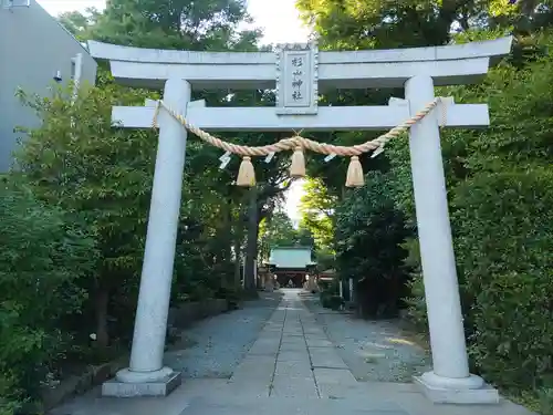 星川杉山神社の鳥居