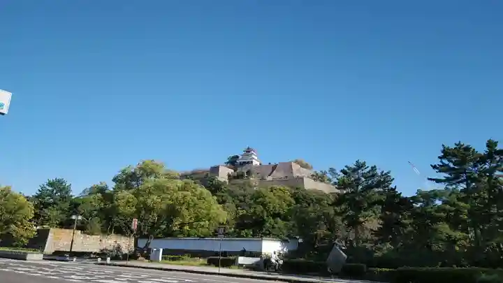 丸亀春日神社の周辺