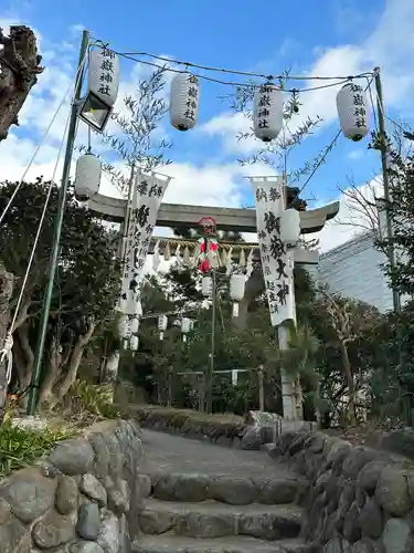 横浜御嶽神社の鳥居