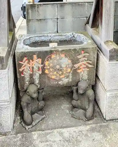 猫実庚申塔の手水舎