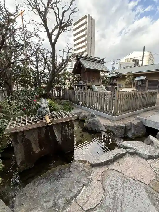 厳嶋神社の{uncategorized: "未分類", other: "その他", undefined: "問題あり", building: "その他建物", grave: "お墓", sacred_gate: "鳥居", guardian: "狛犬", statue: "像", buddha: "仏像", history: "歴史", nature: "自然", garden: "庭園", animal: "動物", pagoda: "塔", temizu: "手水舎", mountain_gate: "山門・神門", sanctuary: "本殿・本堂", subordinate: "末社・摂社", art: "芸術", scenery: "景色", jizo: "地蔵", ema: "絵馬", goshuin: "御朱印", omikuji: "おみくじ", items: "授与品その他", amulet: "お守り", goshuincho: "御朱印帳", eats: "食事", festival: "お祭り", votive_dance: "神楽", shichigosan: "七五三参", wedding: "結婚式", experience: "体験その他", initially: "初詣", around: "周辺", anti_infection: "感染症対策"}
