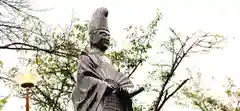 霊山神社の像