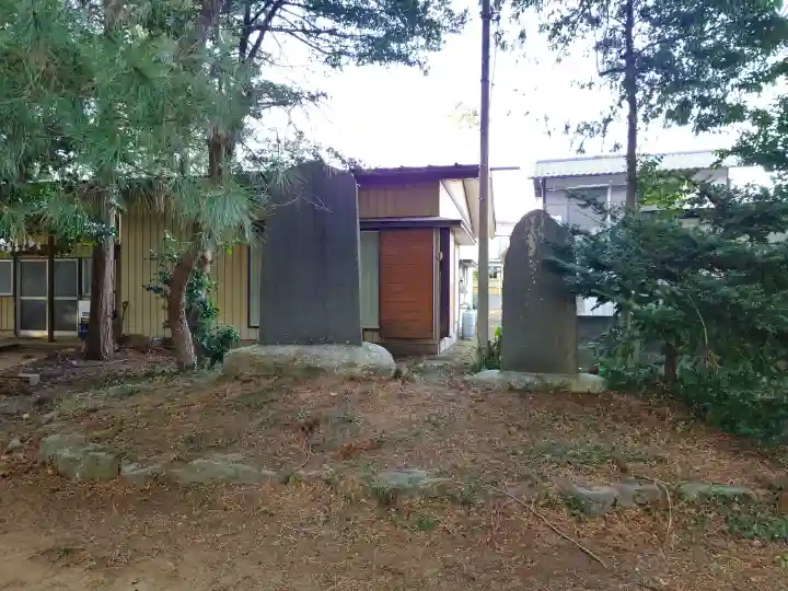 菅谷神社の{uncategorized: "未分類", other: "その他", undefined: "問題あり", building: "その他建物", grave: "お墓", sacred_gate: "鳥居", guardian: "狛犬", statue: "像", buddha: "仏像", history: "歴史", nature: "自然", garden: "庭園", animal: "動物", pagoda: "塔", temizu: "手水舎", mountain_gate: "山門・神門", sanctuary: "本殿・本堂", subordinate: "末社・摂社", art: "芸術", scenery: "景色", jizo: "地蔵", ema: "絵馬", goshuin: "御朱印", omikuji: "おみくじ", items: "授与品その他", amulet: "お守り", goshuincho: "御朱印帳", eats: "食事", festival: "お祭り", votive_dance: "神楽", shichigosan: "七五三参", wedding: "結婚式", experience: "体験その他", initially: "初詣", around: "周辺", anti_infection: "感染症対策"}