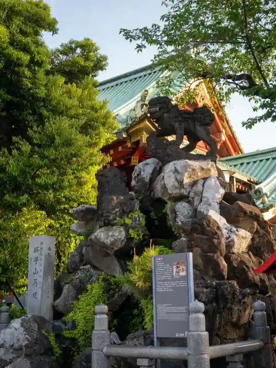 神田神社(神田明神)の{uncategorized: "未分類", other: "その他", undefined: "問題あり", building: "その他建物", grave: "お墓", sacred_gate: "鳥居", guardian: "狛犬", statue: "像", buddha: "仏像", history: "歴史", nature: "自然", garden: "庭園", animal: "動物", pagoda: "塔", temizu: "手水舎", mountain_gate: "山門・神門", sanctuary: "本殿・本堂", subordinate: "末社・摂社", art: "芸術", scenery: "景色", jizo: "地蔵", ema: "絵馬", goshuin: "御朱印", omikuji: "おみくじ", items: "授与品その他", amulet: "お守り", goshuincho: "御朱印帳", eats: "食事", festival: "お祭り", votive_dance: "神楽", shichigosan: "七五三参", wedding: "結婚式", experience: "体験その他", initially: "初詣", around: "周辺", anti_infection: "感染症対策"}