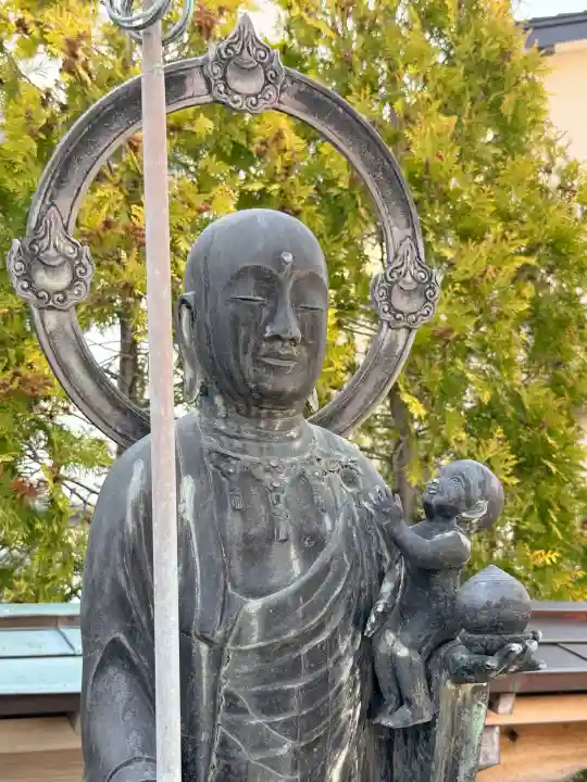 妙見寺の{uncategorized: "未分類", other: "その他", undefined: "問題あり", building: "その他建物", grave: "お墓", sacred_gate: "鳥居", guardian: "狛犬", statue: "像", buddha: "仏像", history: "歴史", nature: "自然", garden: "庭園", animal: "動物", pagoda: "塔", temizu: "手水舎", mountain_gate: "山門・神門", sanctuary: "本殿・本堂", subordinate: "末社・摂社", art: "芸術", scenery: "景色", jizo: "地蔵", ema: "絵馬", goshuin: "御朱印", omikuji: "おみくじ", items: "授与品その他", amulet: "お守り", goshuincho: "御朱印帳", eats: "食事", festival: "お祭り", votive_dance: "神楽", shichigosan: "七五三参", wedding: "結婚式", experience: "体験その他", initially: "初詣", around: "周辺", anti_infection: "感染症対策"}