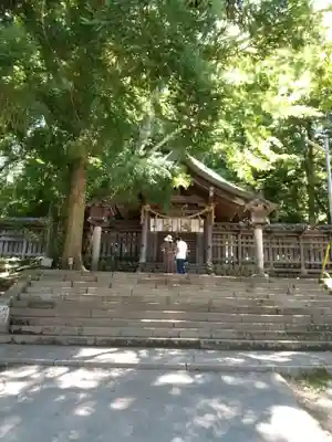 諏訪大社上社前宮の本殿・本堂