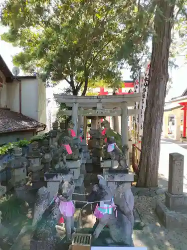 千代保稲荷神社の像