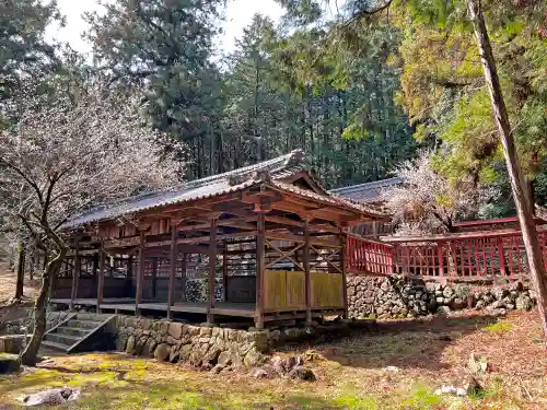 天神社の本殿