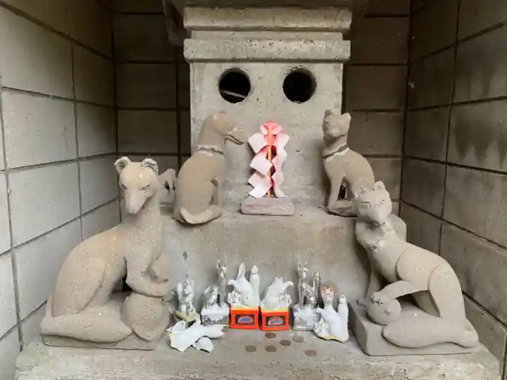 稲荷大明神の狛犬