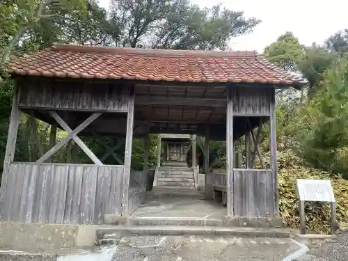 福良八幡神社の{uncategorized: "未分類", other: "その他", undefined: "問題あり", building: "その他建物", grave: "お墓", sacred_gate: "鳥居", guardian: "狛犬", statue: "像", buddha: "仏像", history: "歴史", nature: "自然", garden: "庭園", animal: "動物", pagoda: "塔", temizu: "手水舎", mountain_gate: "山門・神門", sanctuary: "本殿・本堂", subordinate: "末社・摂社", art: "芸術", scenery: "景色", jizo: "地蔵", ema: "絵馬", goshuin: "御朱印", omikuji: "おみくじ", items: "授与品その他", amulet: "お守り", goshuincho: "御朱印帳", eats: "食事", festival: "お祭り", votive_dance: "神楽", shichigosan: "七五三参", wedding: "結婚式", experience: "体験その他", initially: "初詣", around: "周辺", anti_infection: "感染症対策"}