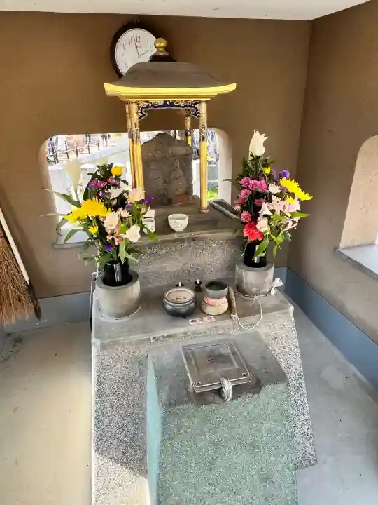 木津釈迦堂の{uncategorized: "未分類", other: "その他", undefined: "問題あり", building: "その他建物", grave: "お墓", sacred_gate: "鳥居", guardian: "狛犬", statue: "像", buddha: "仏像", history: "歴史", nature: "自然", garden: "庭園", animal: "動物", pagoda: "塔", temizu: "手水舎", mountain_gate: "山門・神門", sanctuary: "本殿・本堂", subordinate: "末社・摂社", art: "芸術", scenery: "景色", jizo: "地蔵", ema: "絵馬", goshuin: "御朱印", omikuji: "おみくじ", items: "授与品その他", amulet: "お守り", goshuincho: "御朱印帳", eats: "食事", festival: "お祭り", votive_dance: "神楽", shichigosan: "七五三参", wedding: "結婚式", experience: "体験その他", initially: "初詣", around: "周辺", anti_infection: "感染症対策"}