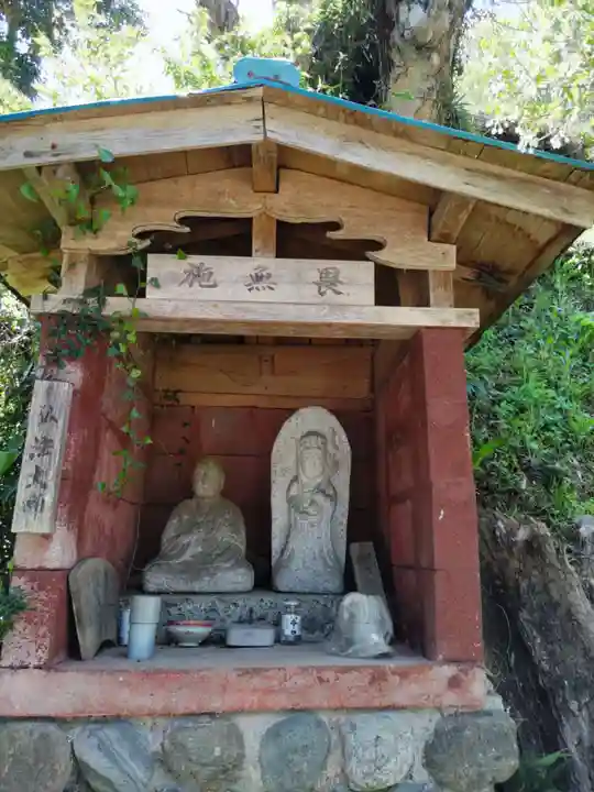 周慶院の末社・摂社