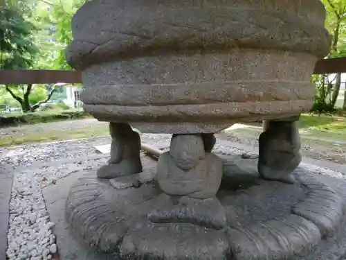 八幡神社松平東照宮の像