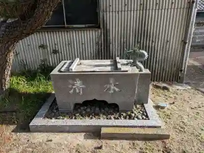 秋葉神社の{uncategorized: "未分類", other: "その他", undefined: "問題あり", building: "その他建物", grave: "お墓", sacred_gate: "鳥居", guardian: "狛犬", statue: "像", buddha: "仏像", history: "歴史", nature: "自然", garden: "庭園", animal: "動物", pagoda: "塔", temizu: "手水舎", mountain_gate: "山門・神門", sanctuary: "本殿・本堂", subordinate: "末社・摂社", art: "芸術", scenery: "景色", jizo: "地蔵", ema: "絵馬", goshuin: "御朱印", omikuji: "おみくじ", items: "授与品その他", amulet: "お守り", goshuincho: "御朱印帳", eats: "食事", festival: "お祭り", votive_dance: "神楽", shichigosan: "七五三参", wedding: "結婚式", experience: "体験その他", initially: "初詣", around: "周辺", anti_infection: "感染症対策"}