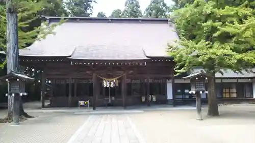 鎮守府八幡宮の本殿