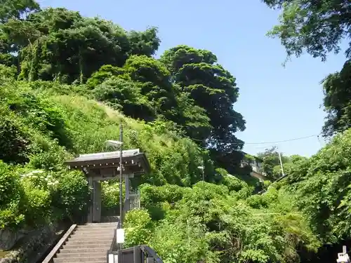 成就院の山門