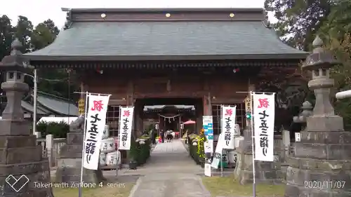 常陸第三宮　吉田神社の山門・神門