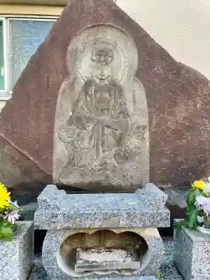 聖輪寺の{uncategorized: "未分類", other: "その他", undefined: "問題あり", building: "その他建物", grave: "お墓", sacred_gate: "鳥居", guardian: "狛犬", statue: "像", buddha: "仏像", history: "歴史", nature: "自然", garden: "庭園", animal: "動物", pagoda: "塔", temizu: "手水舎", mountain_gate: "山門・神門", sanctuary: "本殿・本堂", subordinate: "末社・摂社", art: "芸術", scenery: "景色", jizo: "地蔵", ema: "絵馬", goshuin: "御朱印", omikuji: "おみくじ", items: "授与品その他", amulet: "お守り", goshuincho: "御朱印帳", eats: "食事", festival: "お祭り", votive_dance: "神楽", shichigosan: "七五三参", wedding: "結婚式", experience: "体験その他", initially: "初詣", around: "周辺", anti_infection: "感染症対策"}