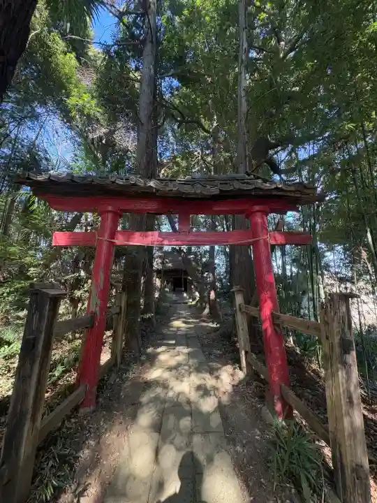 福田稲荷神社の{uncategorized: "未分類", other: "その他", undefined: "問題あり", building: "その他建物", grave: "お墓", sacred_gate: "鳥居", guardian: "狛犬", statue: "像", buddha: "仏像", history: "歴史", nature: "自然", garden: "庭園", animal: "動物", pagoda: "塔", temizu: "手水舎", mountain_gate: "山門・神門", sanctuary: "本殿・本堂", subordinate: "末社・摂社", art: "芸術", scenery: "景色", jizo: "地蔵", ema: "絵馬", goshuin: "御朱印", omikuji: "おみくじ", items: "授与品その他", amulet: "お守り", goshuincho: "御朱印帳", eats: "食事", festival: "お祭り", votive_dance: "神楽", shichigosan: "七五三参", wedding: "結婚式", experience: "体験その他", initially: "初詣", around: "周辺", anti_infection: "感染症対策"}