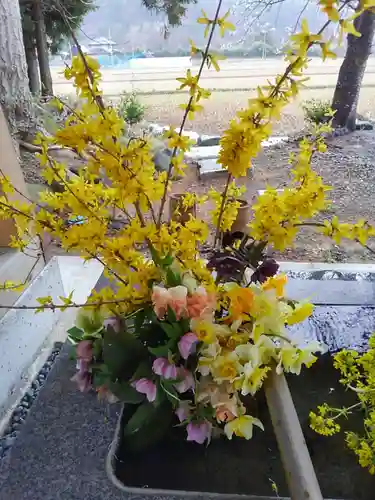 高司神社〜むすびの神の鎮まる社〜の手水舎