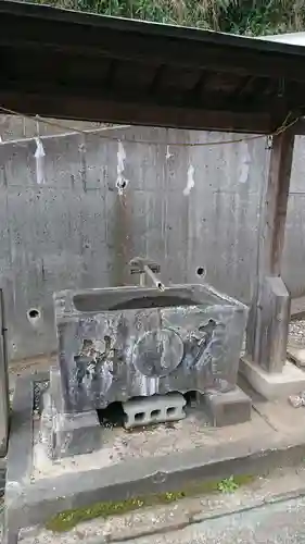 瀬戸ヶ谷八幡社の手水舎