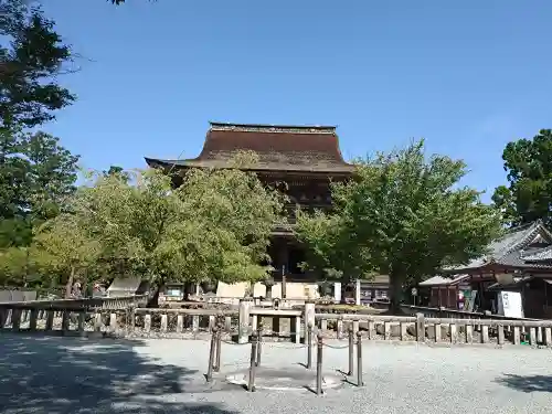 金峯山寺の本殿・本堂